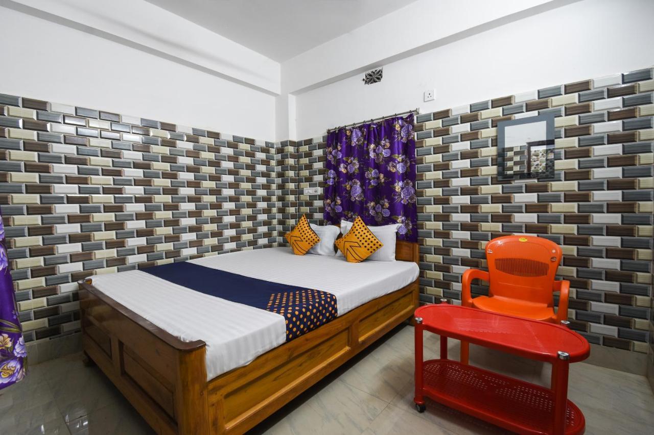 Отель Spot On 75685 Shri Giriraj Dham Вриндавана Экстерьер фото